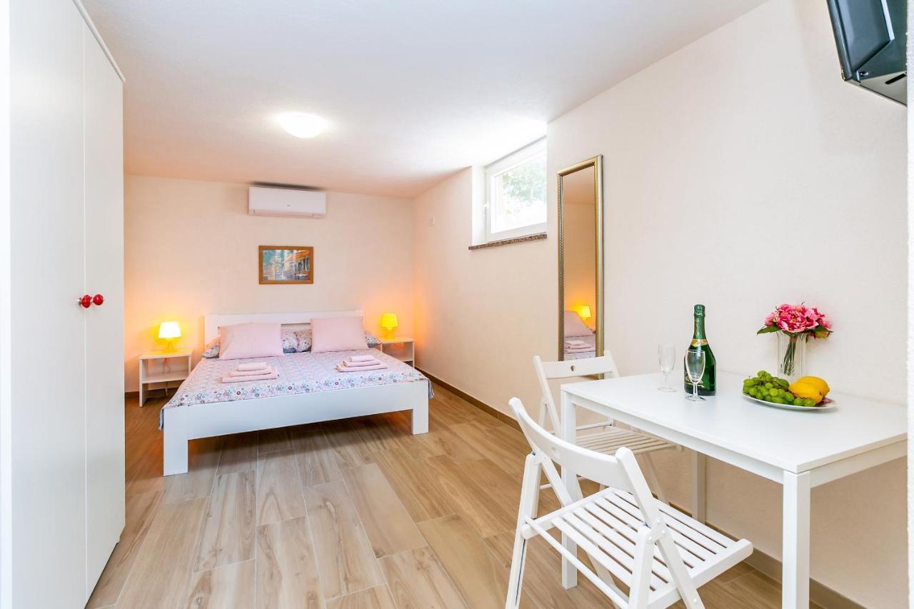 דירות אומיסאליי Apartman Hana מראה חיצוני תמונה
