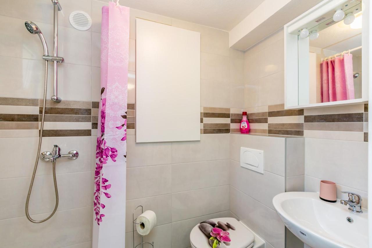 דירות אומיסאליי Apartman Hana מראה חיצוני תמונה